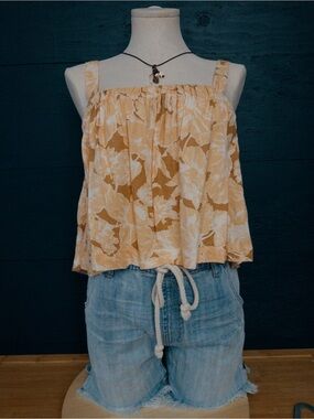 Hurley Yellow Floral Print Smocked Tank Top Medium  EUC